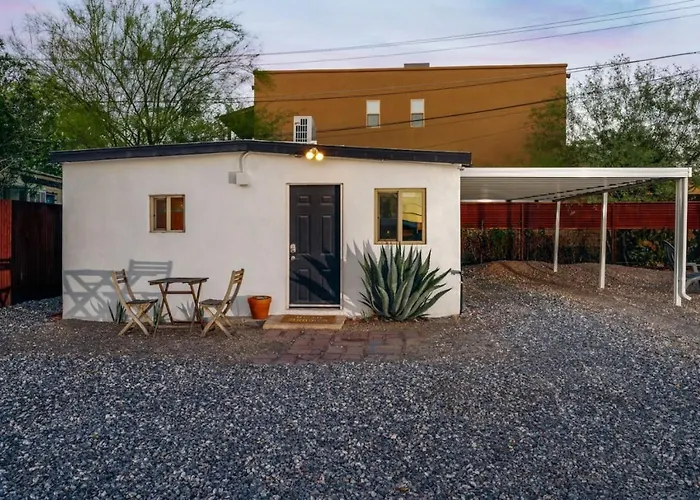 House And Casita, 2 Bedroom 2 Ba, Near U Of A, Fenced
