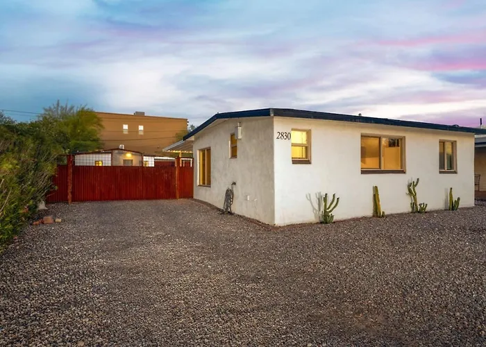 House And Casita, 2 Bedroom 2 Ba, Near U Of A, Fenced *