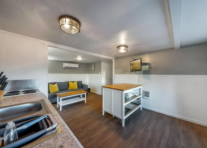House And Casita, 2 Bedroom 2 Ba, Near U Of A, Fenced