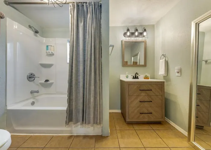 Holiday home House And Casita, 2 Bedroom 2 Ba, Near U Of A, Fenced Tucson