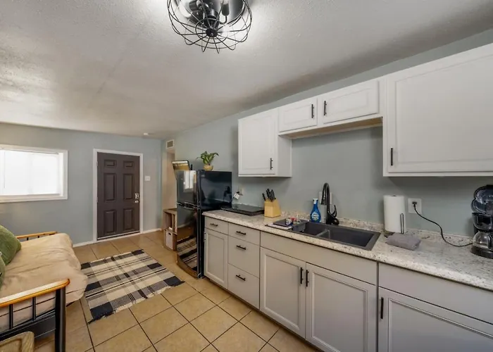 Holiday home House And Casita, 2 Bedroom 2 Ba, Near U Of A, Fenced Tucson